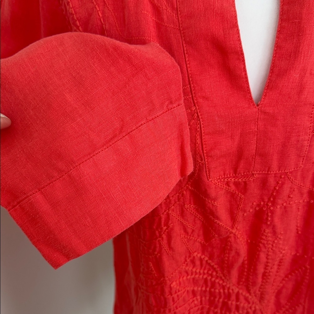 TOMMY BAHAMA Red V-Neck Top size Medium - Picture 4 of 10